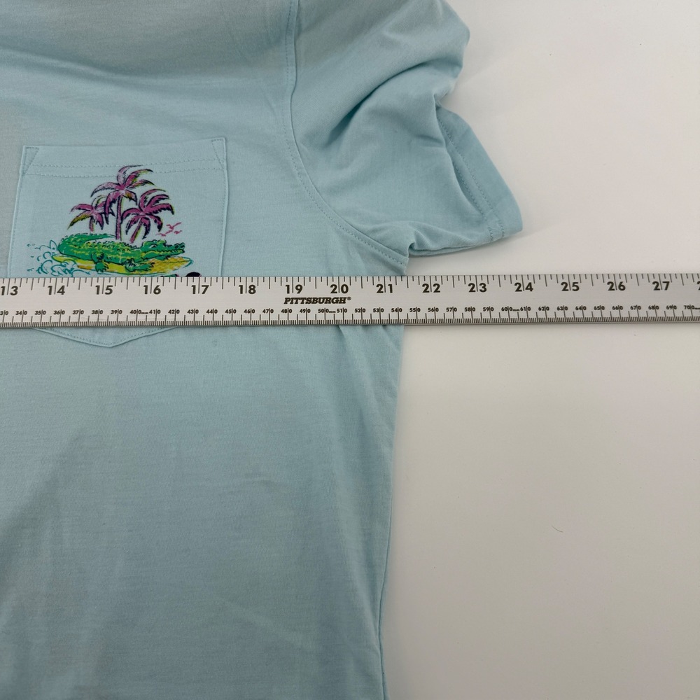 Chubbies Mens The Beach Bum Blue Pocket T-Shirt Alligator Surf Graphic Medium - Picture 7 of 8